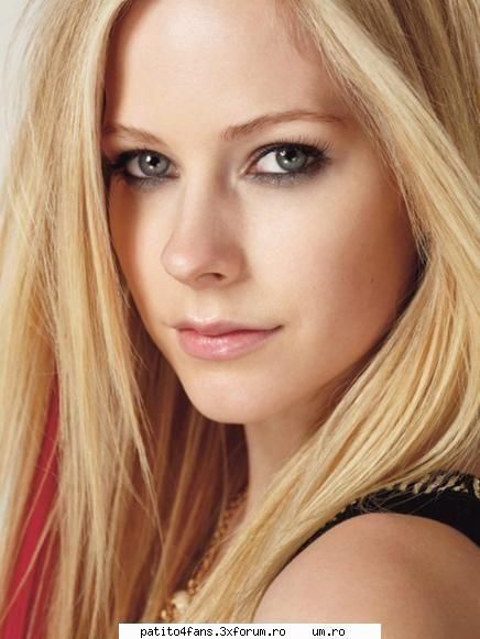 Avril Lavigne - pei uite o pozuk - ♥ Alte Formatii ♥