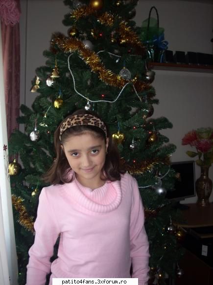 buna ma numesk alexandra dar prieteni imi spun alexis si familia alexyzz, sunt noua pe site  si sunt