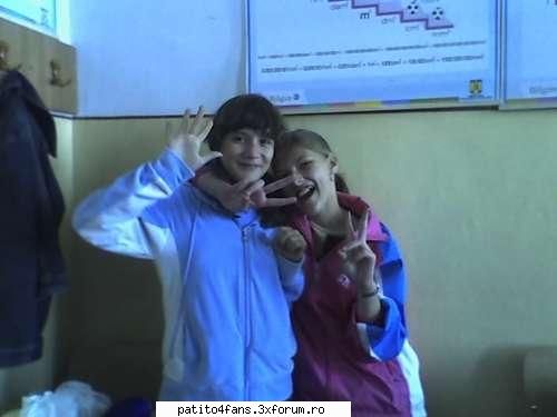 (^_^) pletenele mele - yo in stanga shi LARRY in dreapta - ♥ Poze Cu Prietenii Tai ♥